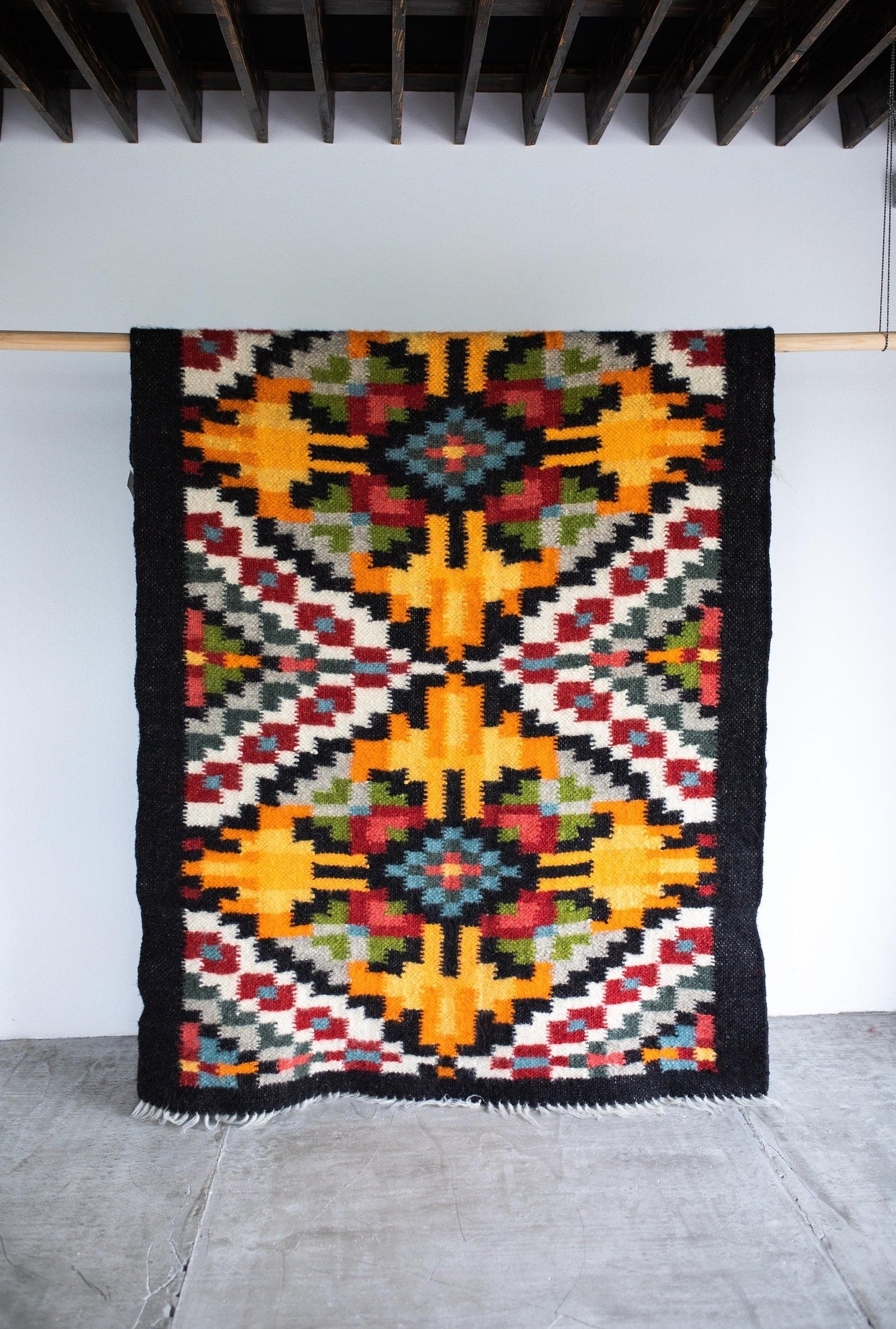 Traditional Handwoven Carpathian Wool Lizhnyk